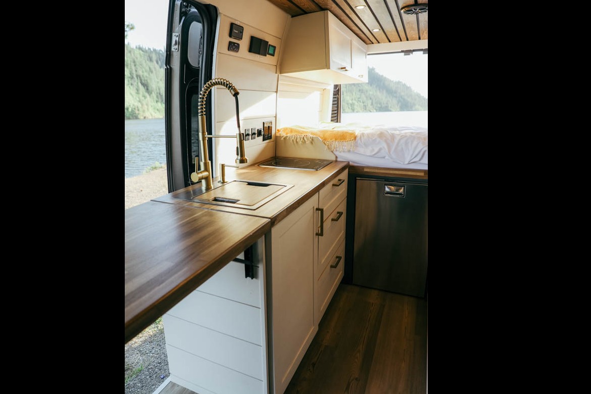 ⚡️Gorgeous Camper Van | Easy Drive | Solar 🌞 Instagram Worthy