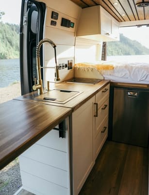 ⚡️Gorgeous Camper Van | Easy Drive | Solar 🌞 Instagram Worthy