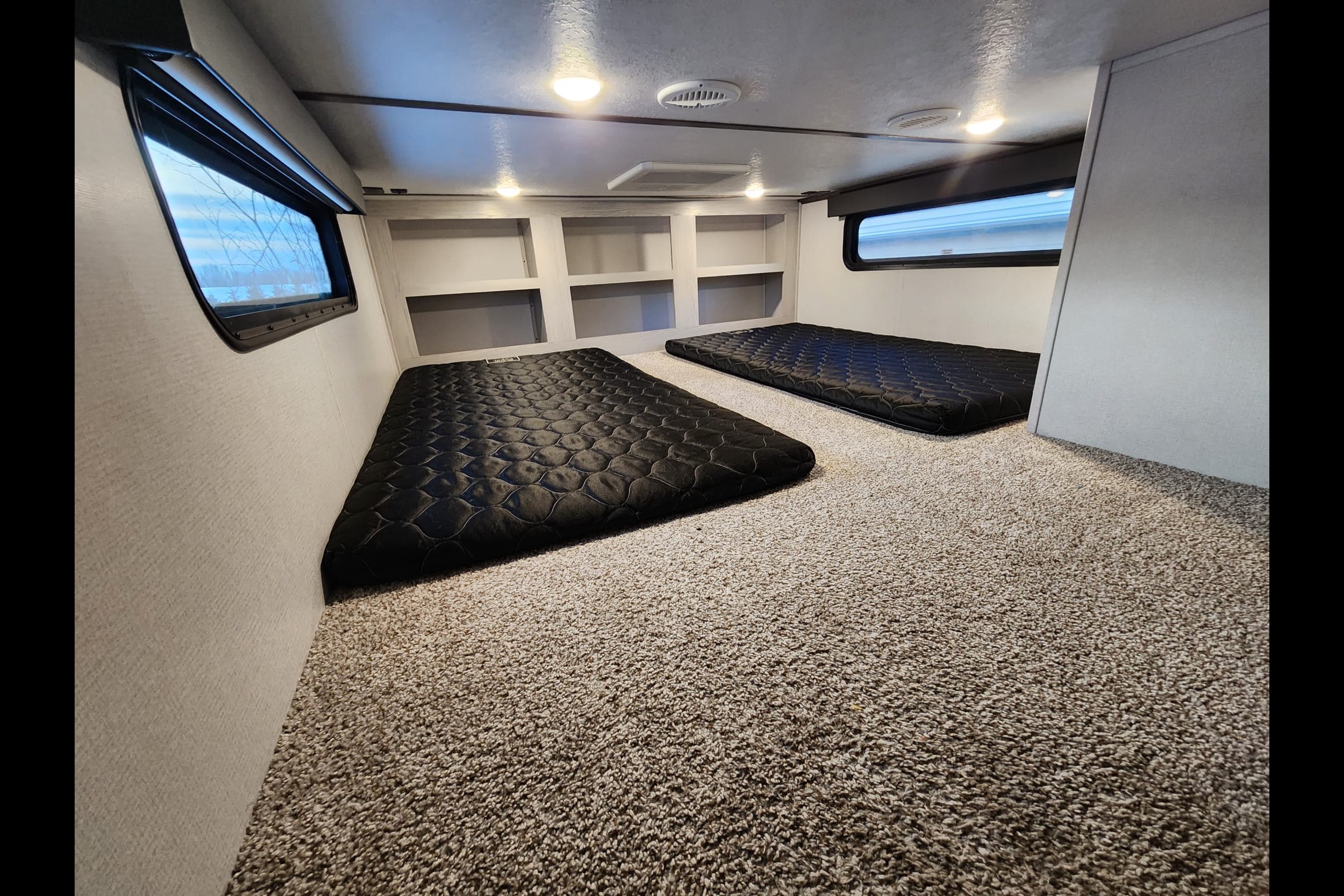  Keystone 376fl Montana high country  Fifth Wheel