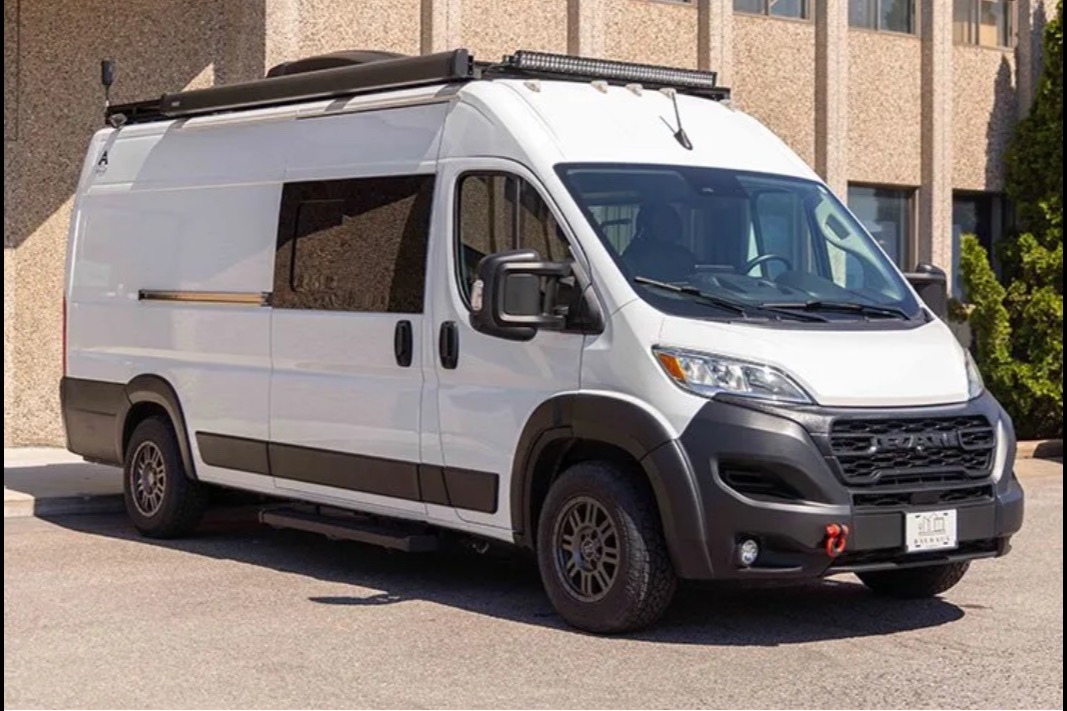 Jonathan's Vanlife Elya 