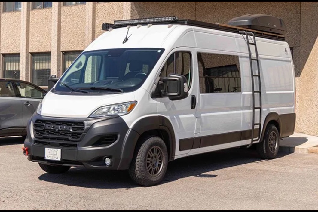 Jonathan's Vanlife Elya 