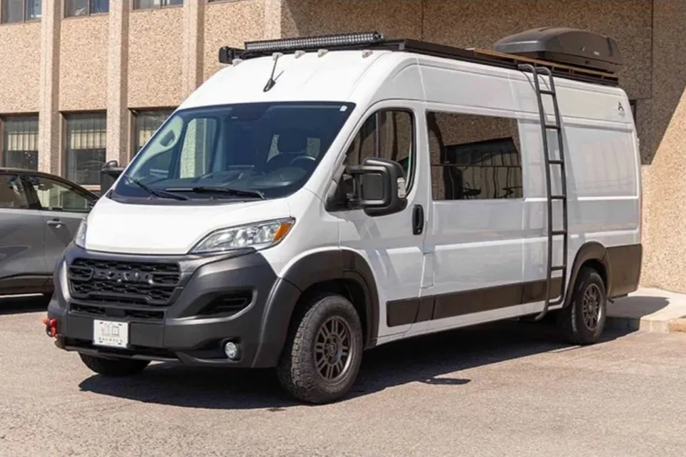 Jonathan's Vanlife Elya 
