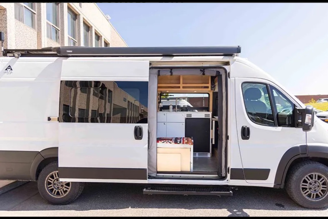 Jonathan's Vanlife Elya 