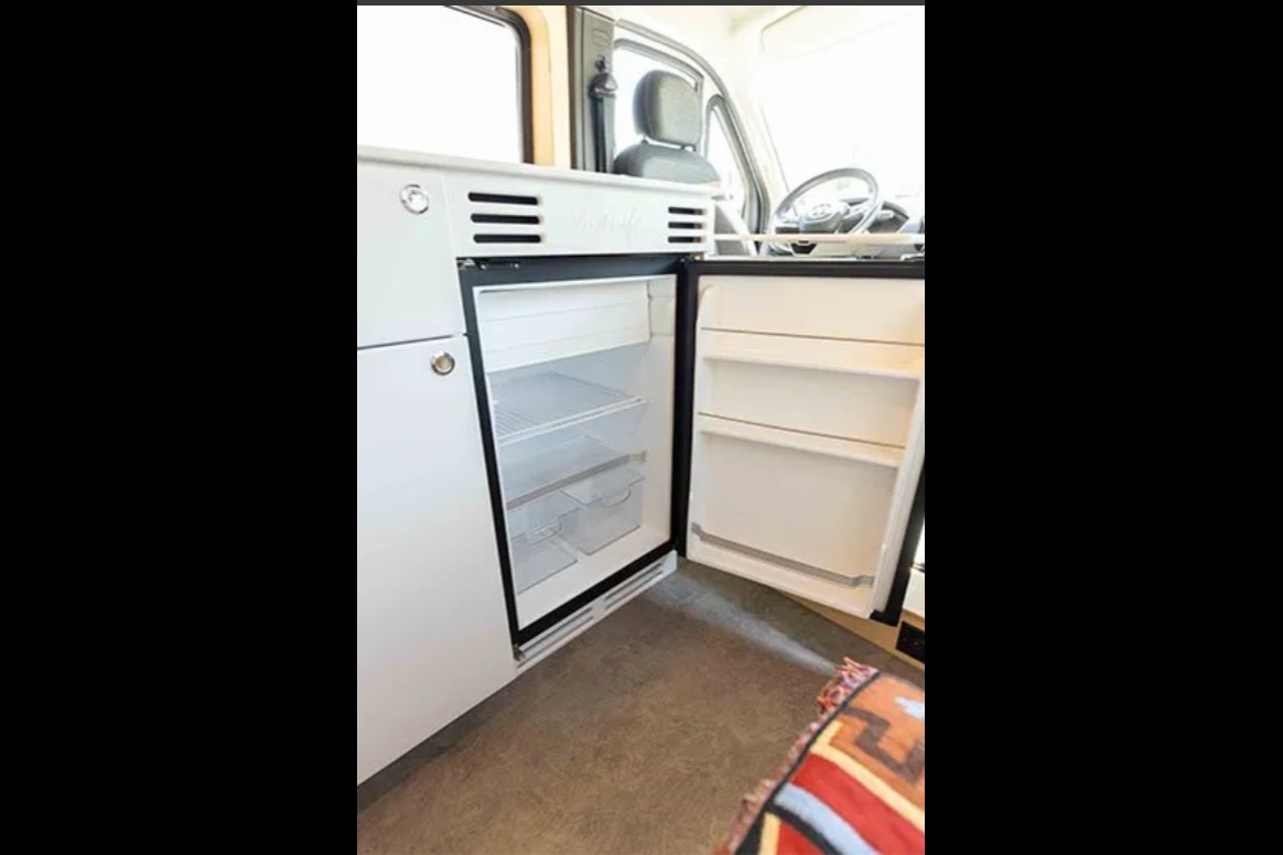Jonathan's Vanlife Elya 