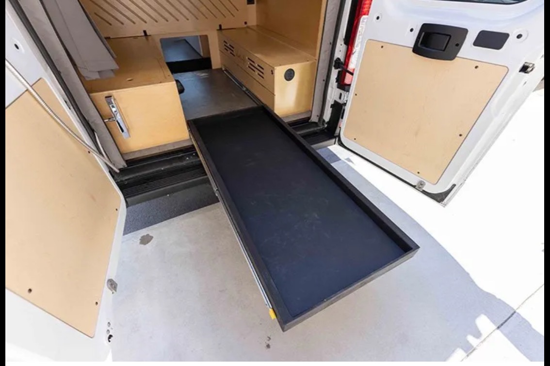 Jonathan's Vanlife Elya 