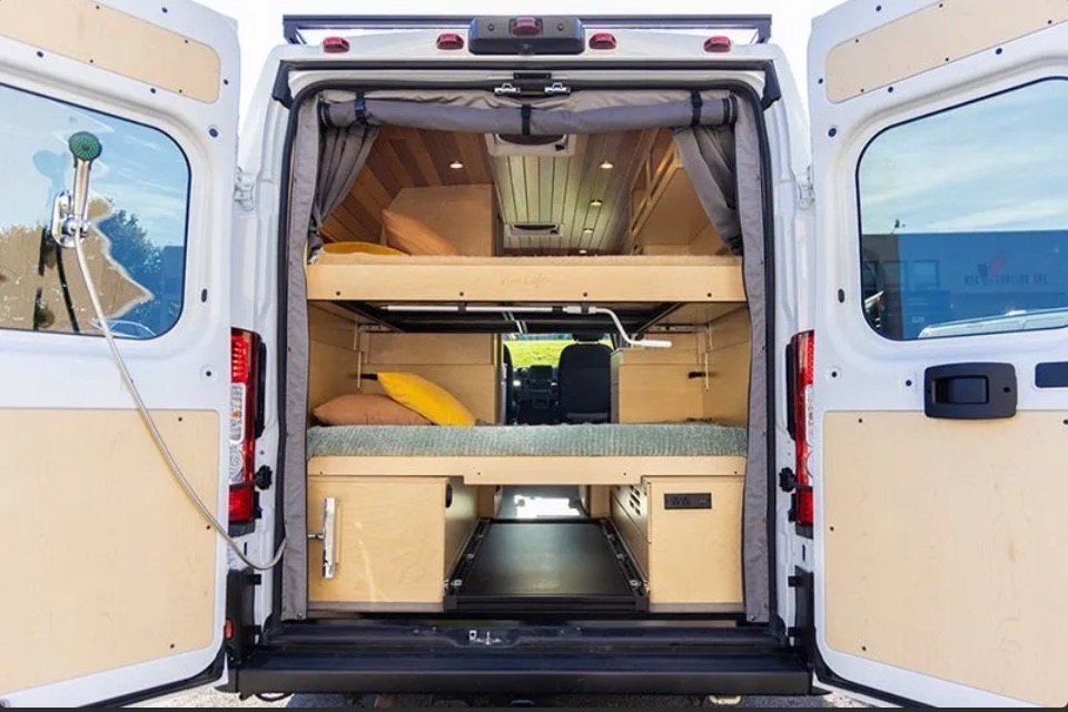 Jonathan's Vanlife Elya 