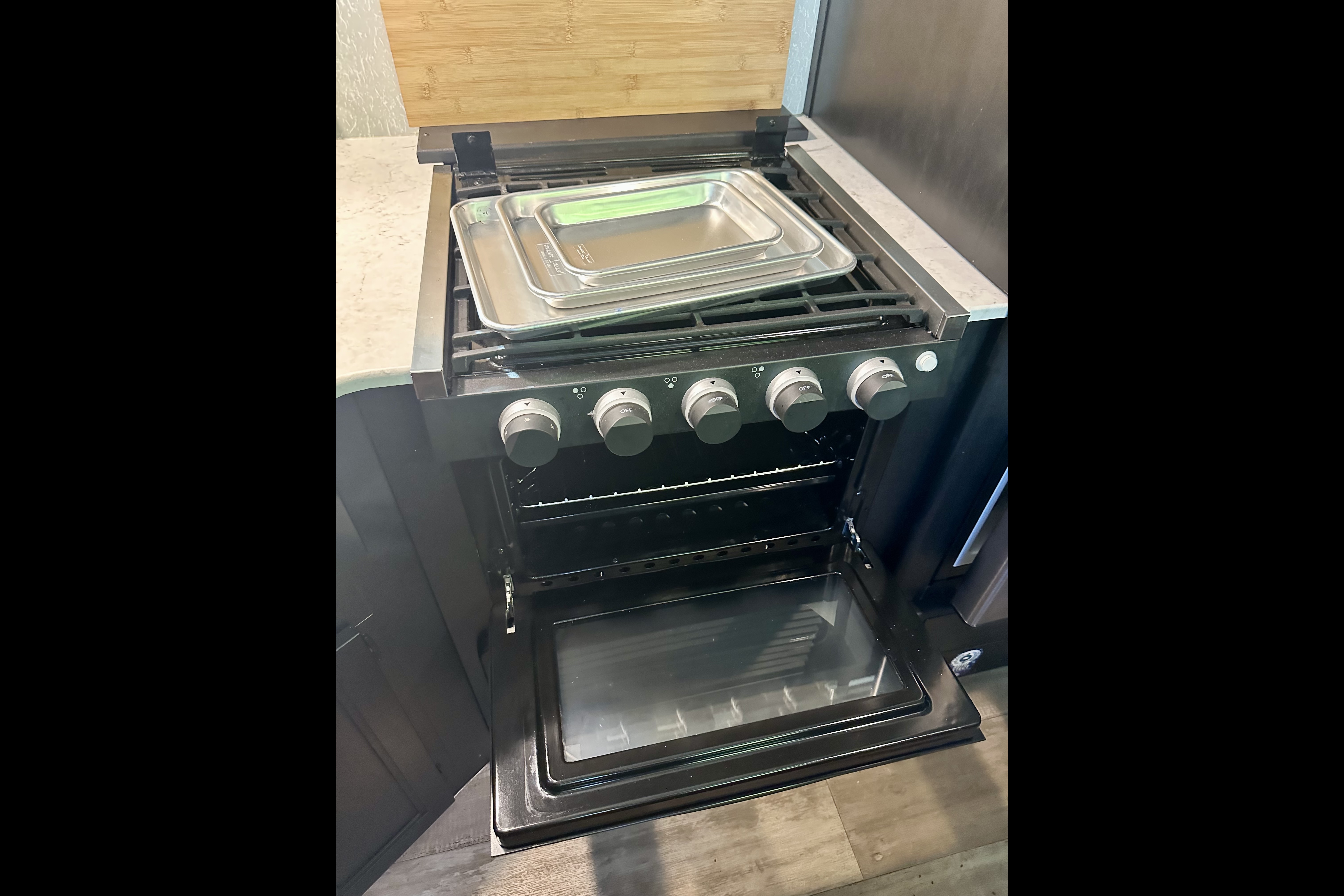 2022 32ft Cherokee Grey Wolf