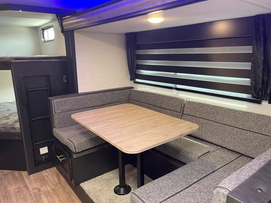 2022 32ft Cherokee Grey Wolf
