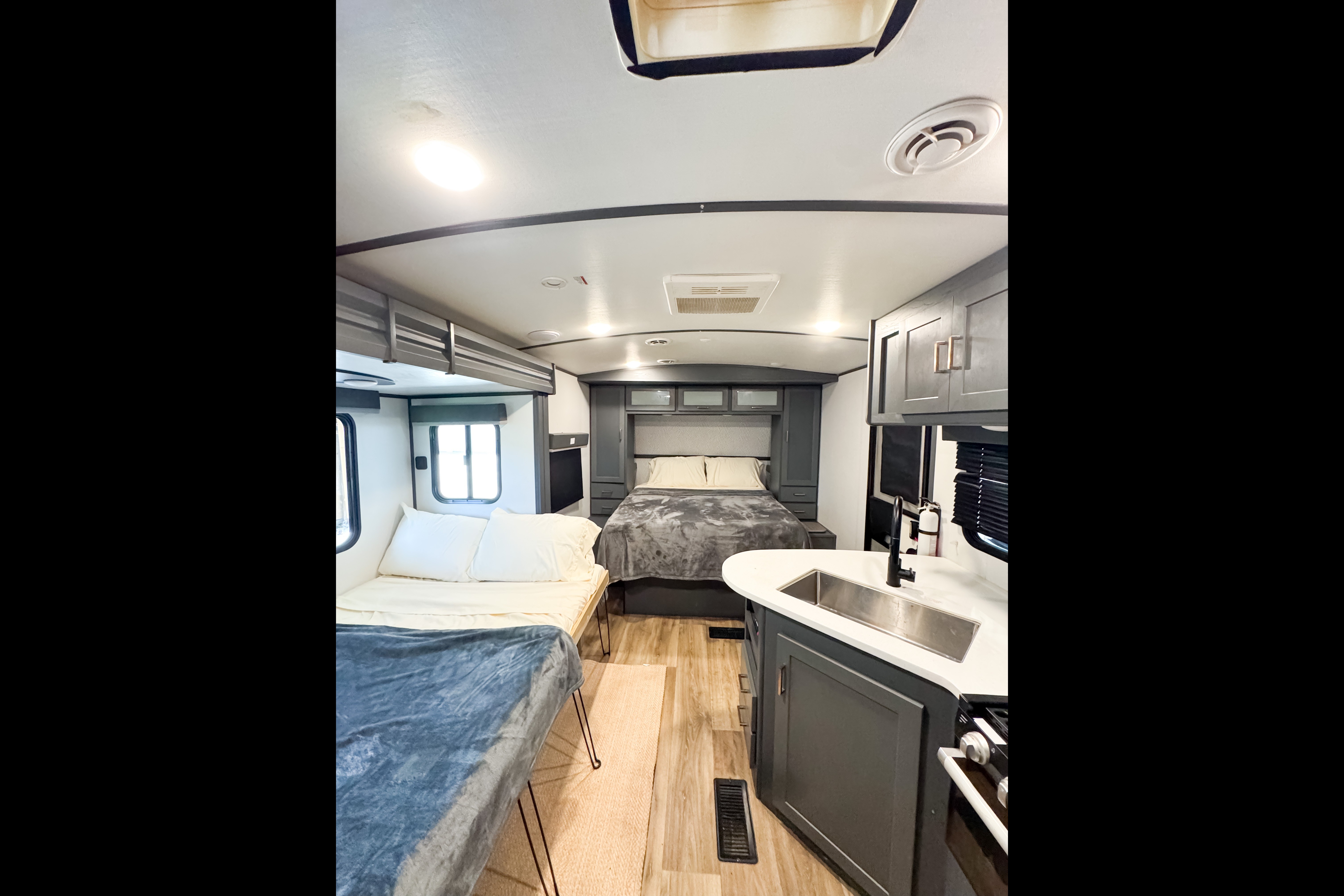 Taylor's Keystone Premier 19FBPR Travel Trailer