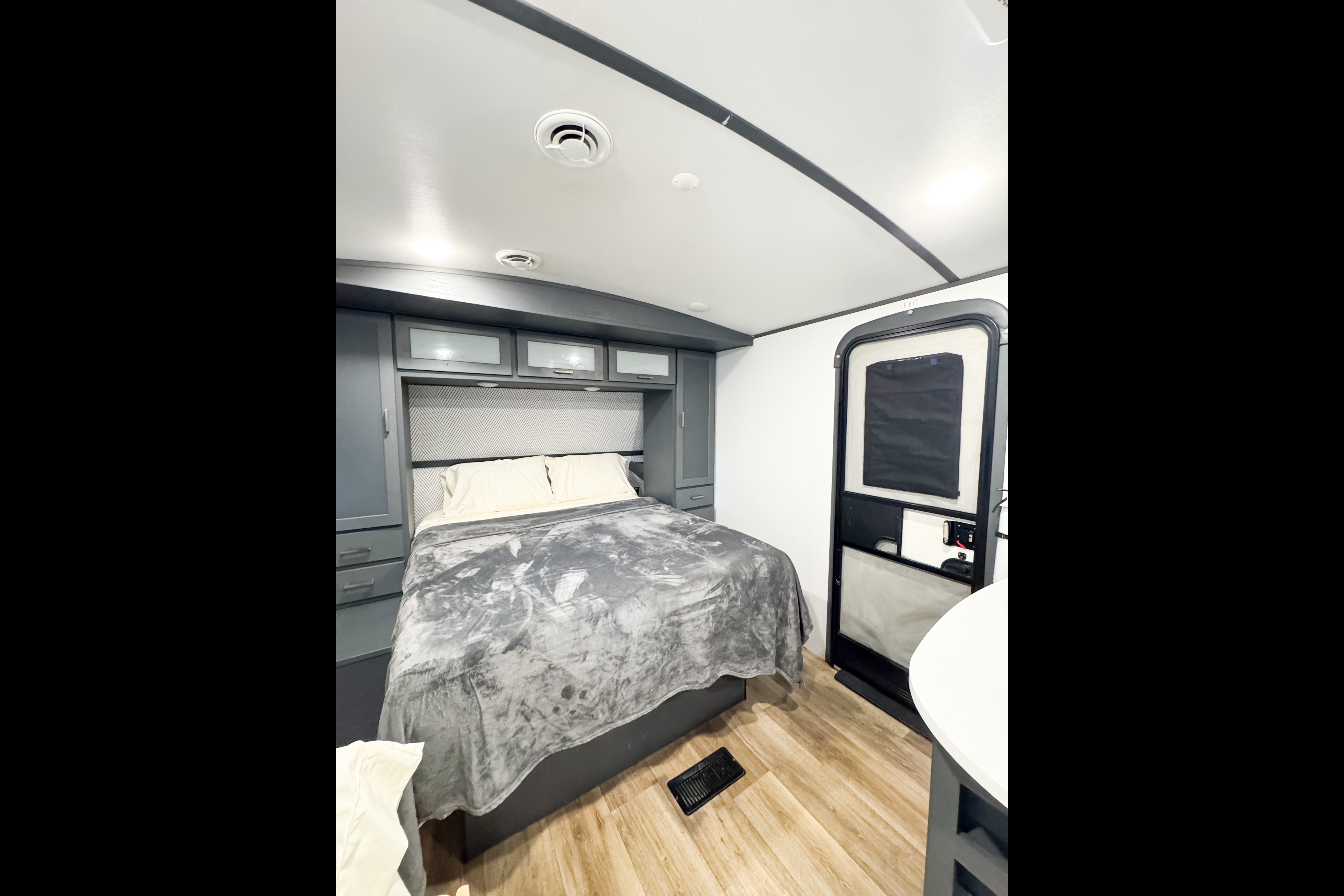 Taylor's Keystone Premier 19FBPR Travel Trailer