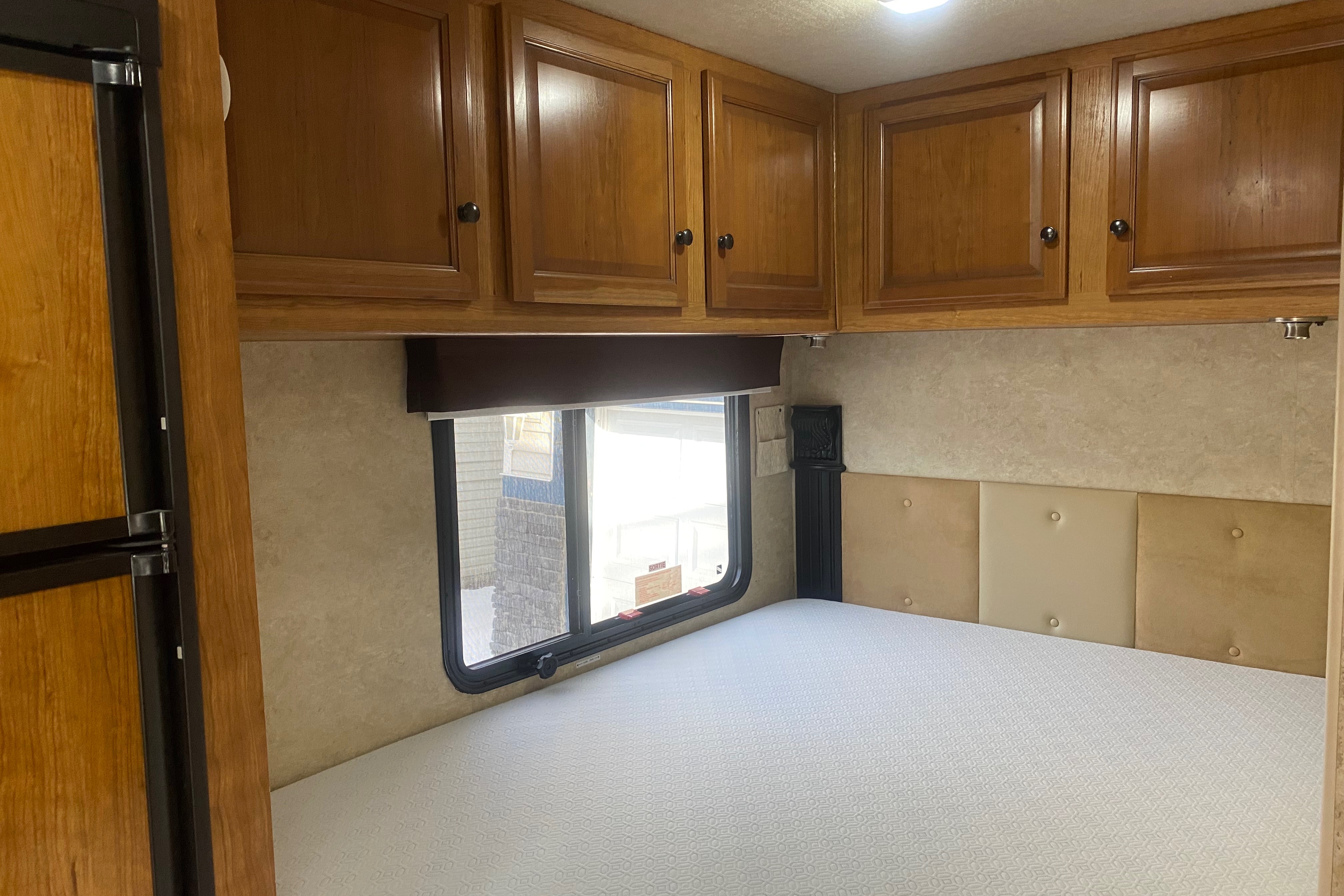 Fleet #C6 Mid-size Class C – Luxury Option for Families & Friends (Sleeps 3 Adults, 2 Children)