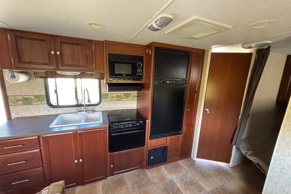 28' Kodiak Bunkhouse South Division RV