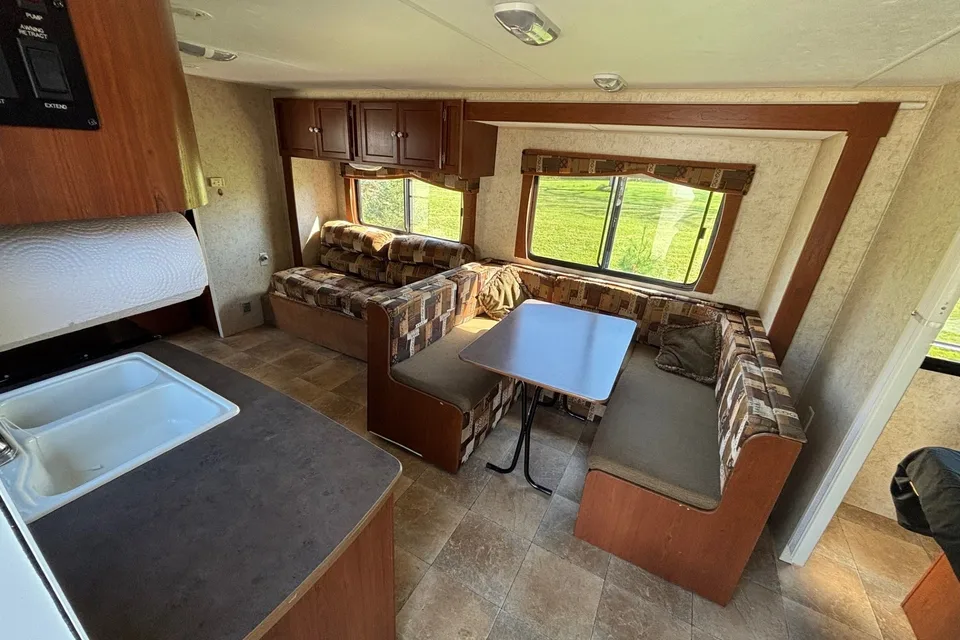 28' Kodiak Bunkhouse South Division RV