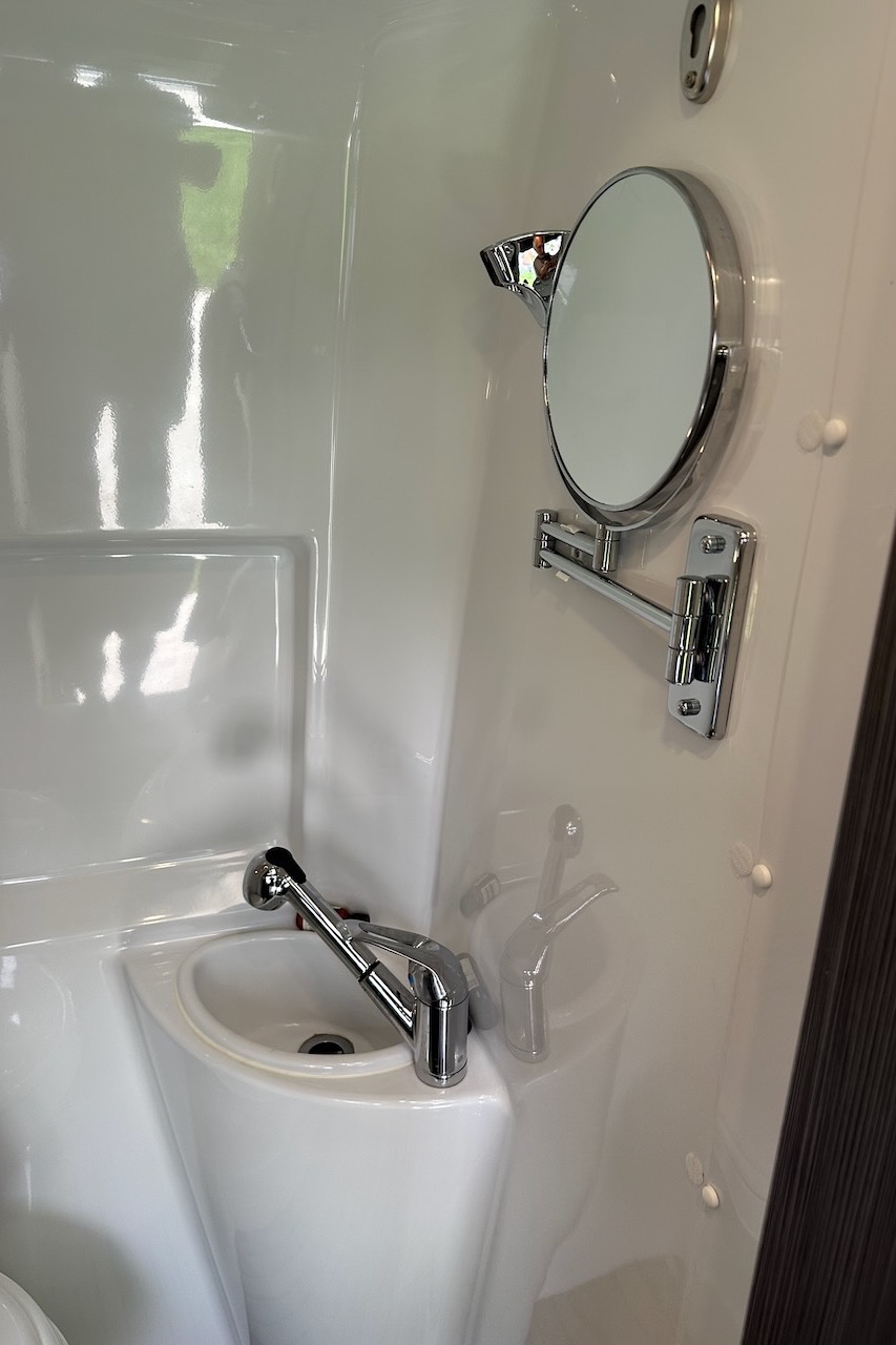 Luxury Airstream Interstate 19 4x4 Class B