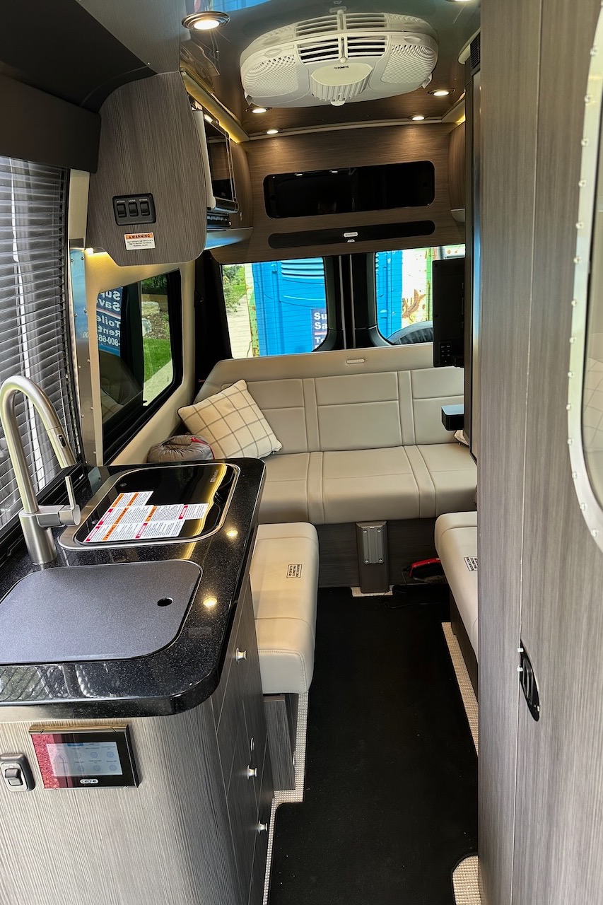 Luxury Airstream Interstate 19 4x4 Class B