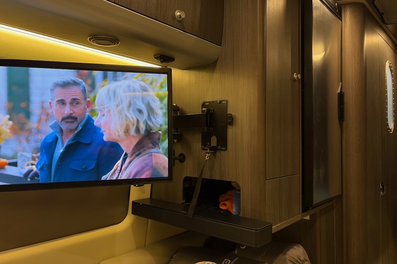 Luxury Airstream Interstate 19 4x4 Class B