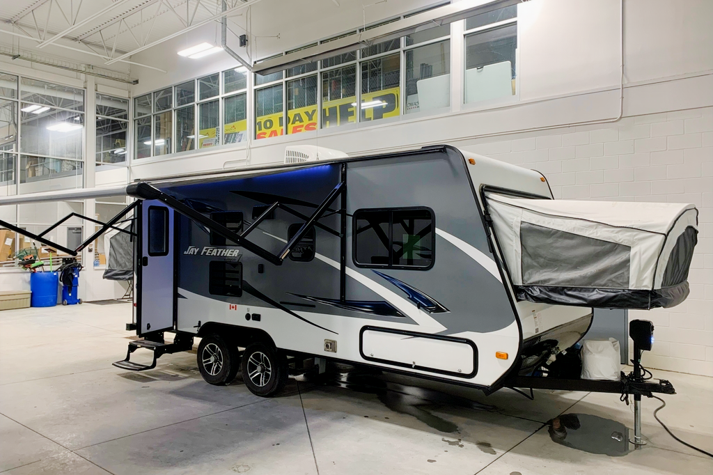Mike and Laura’s Jayco 19 XUD Hybrid