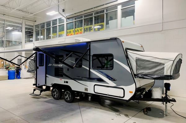 Mike and Laura’s Jayco 19 XUD Hybrid