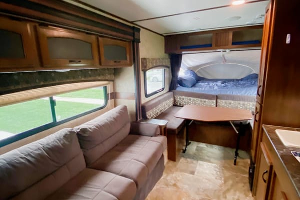 Mike and Laura’s Jayco 19 XUD Hybrid