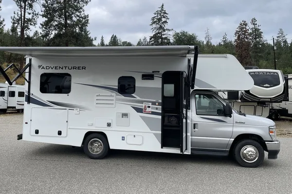 Your goldilocks RV, perfect for any experience! 2022 Alp Adventurer 23'