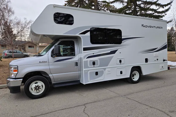 Your goldilocks RV, perfect for any experience! 2022 Alp Adventurer 23'