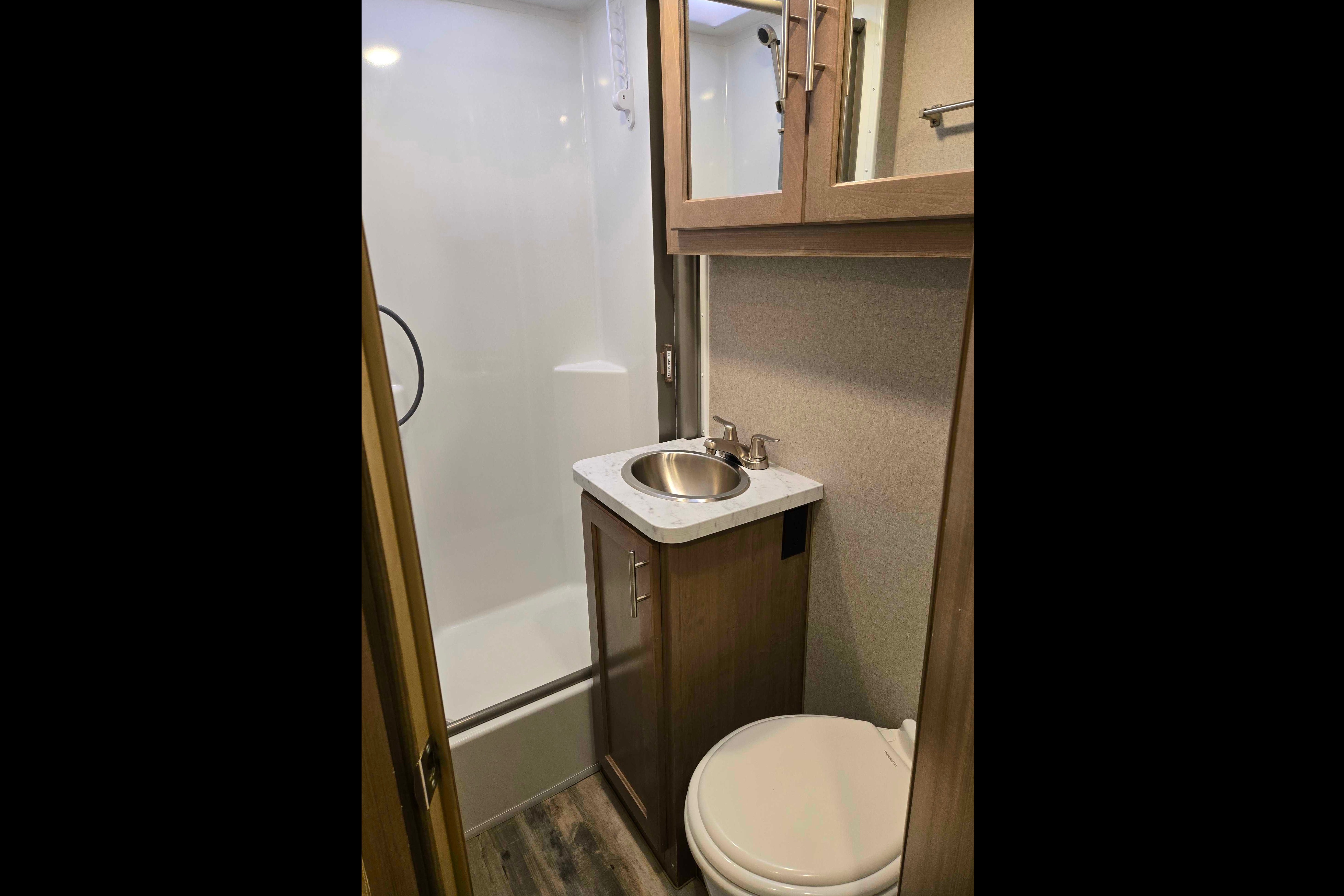 Your goldilocks RV, perfect for any experience! 2022 Alp Adventurer 23'