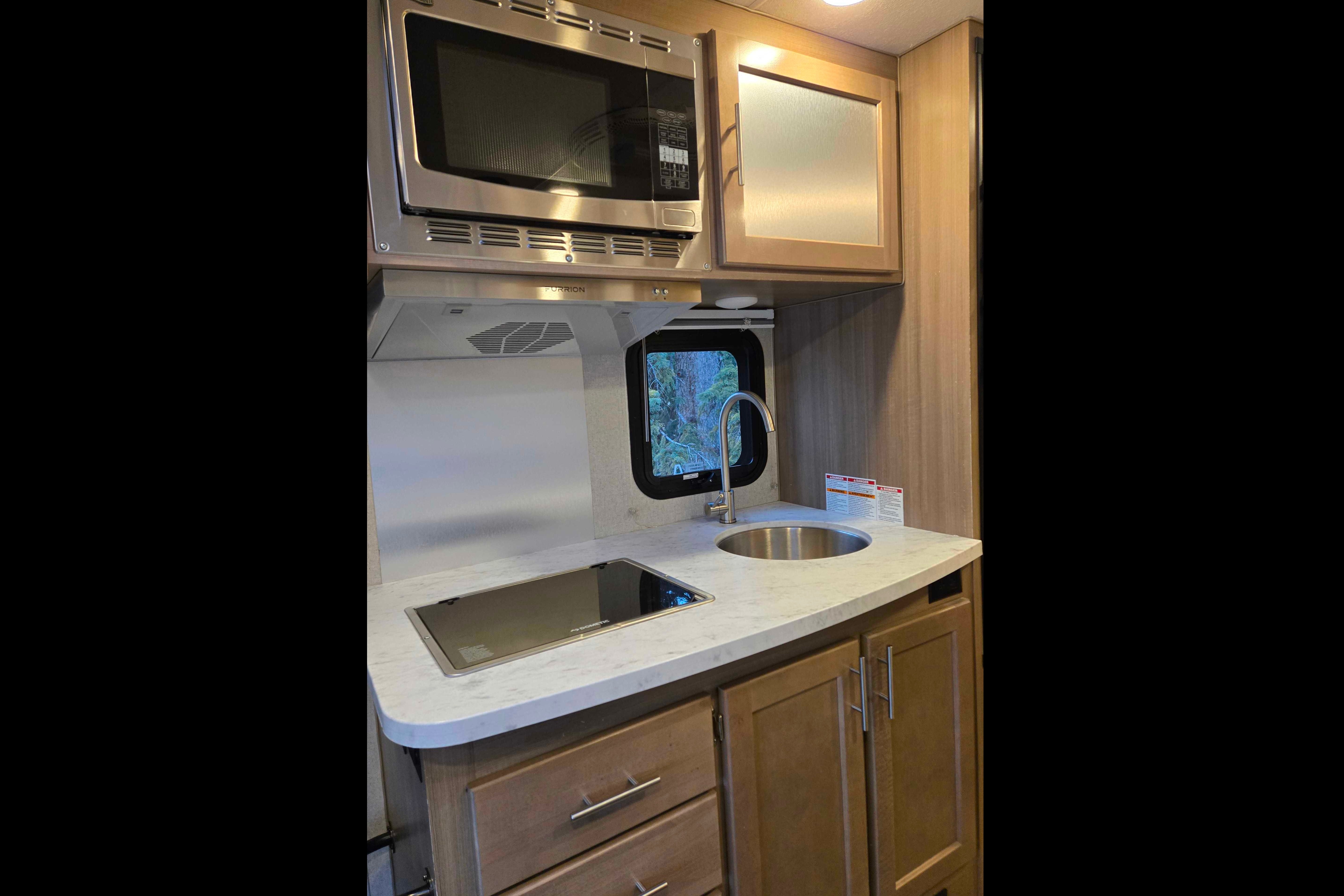 Your goldilocks RV, perfect for any experience! 2022 Alp Adventurer 23'