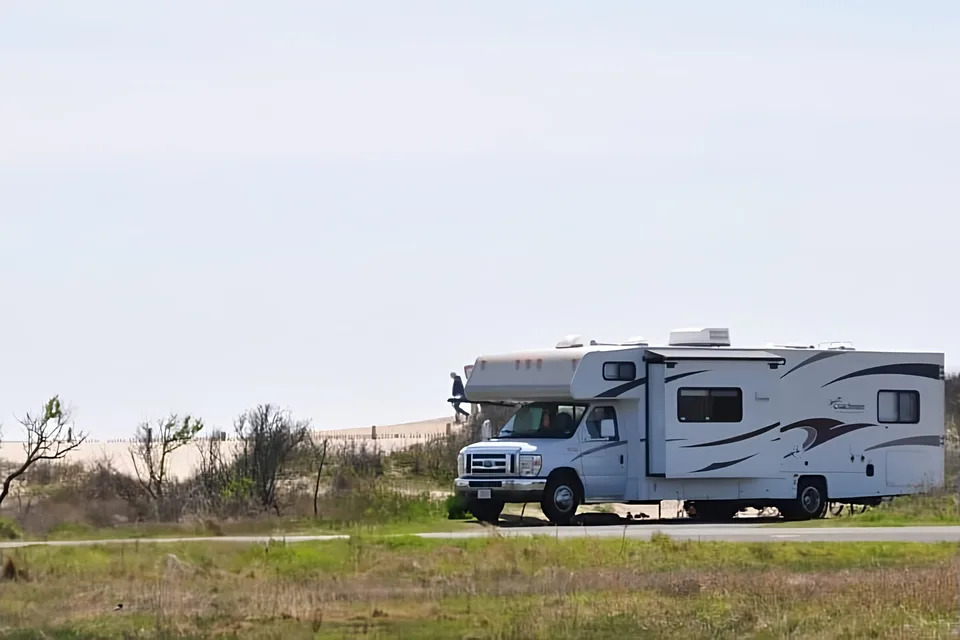 Family Bunkhouse RV – Sleeps 10, Fully Stocked!
