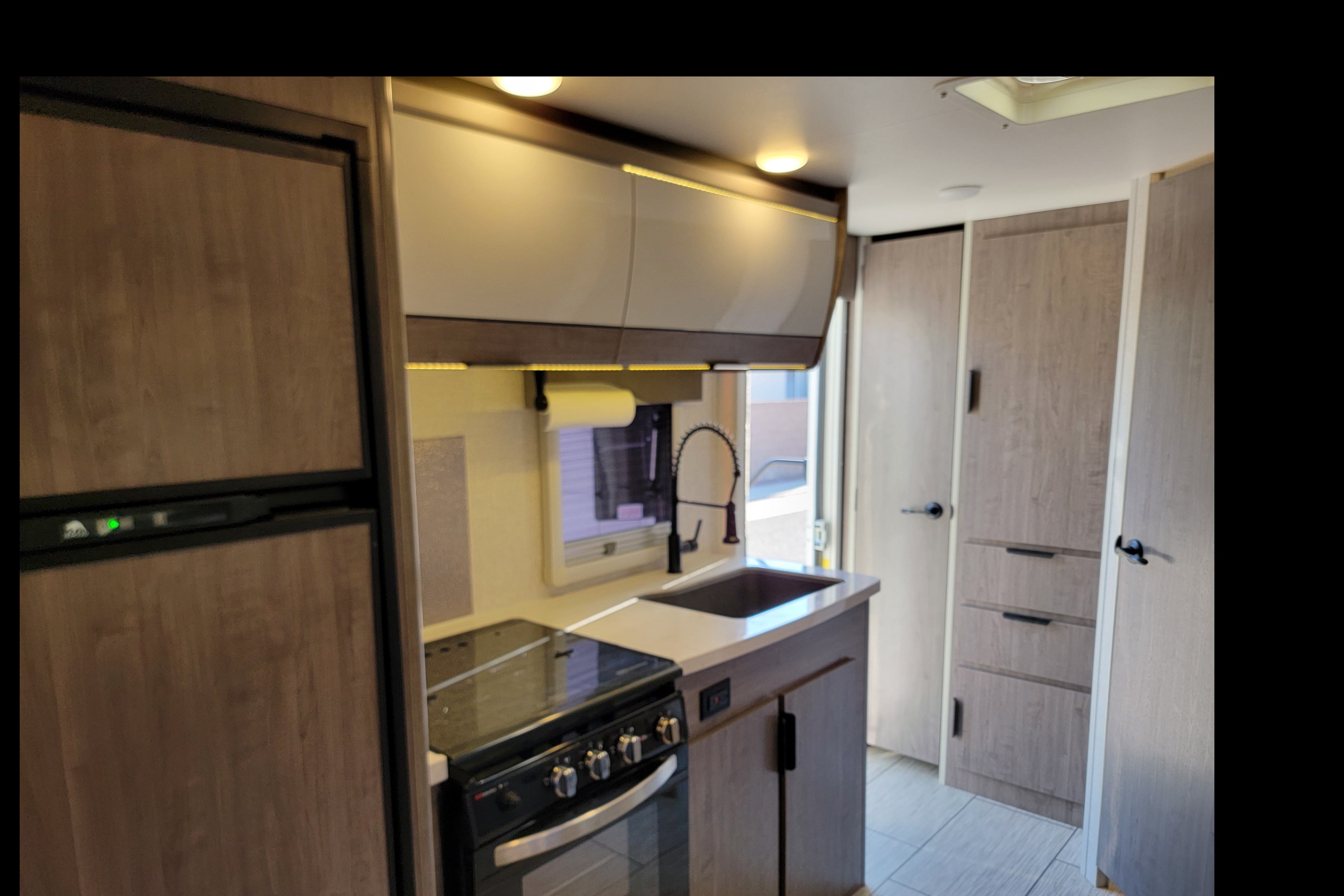 ROBERT's Lance 1995 Travel Trailer