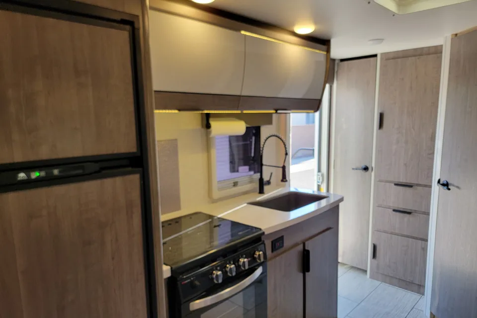 ROBERT's Lance 1995 Travel Trailer