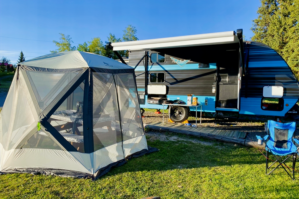 Corrine's Modern Retro Trailer