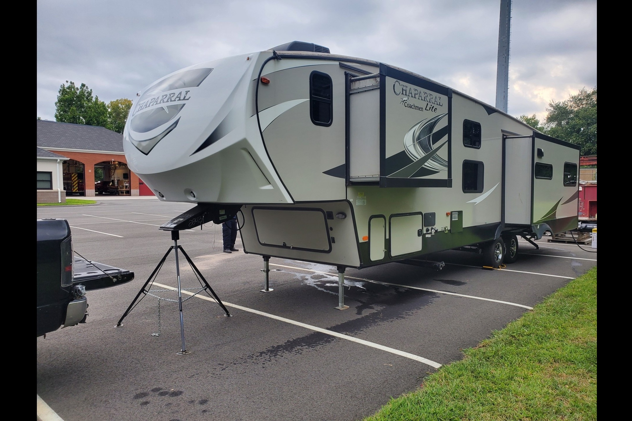 WHY CAMP, WHEN YOU CAN GLAMP?!
