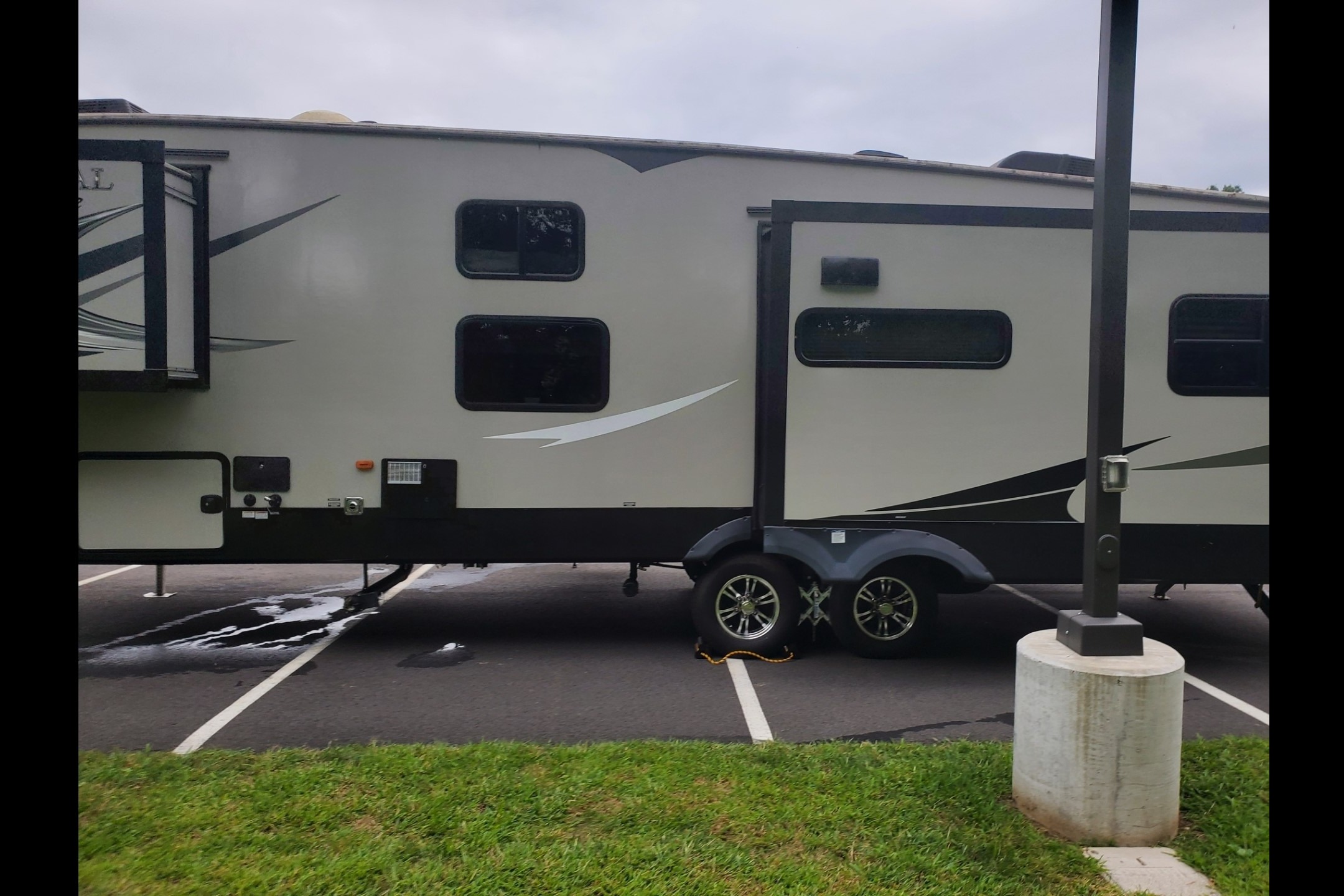 WHY CAMP, WHEN YOU CAN GLAMP?!