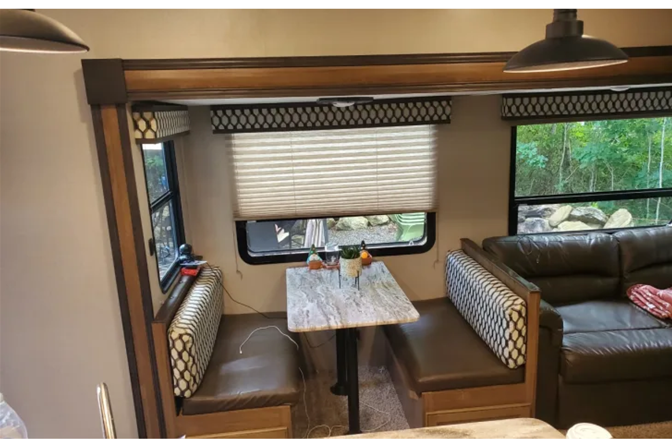 WHY CAMP, WHEN YOU CAN GLAMP?!