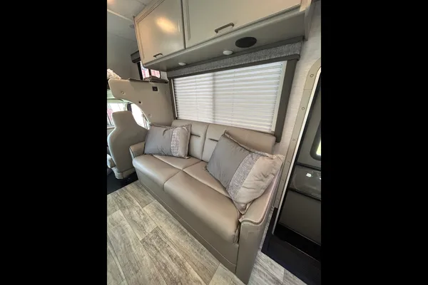 Brand New 2025 Gulf Stream 30ft. with free private shuttle - Belinda