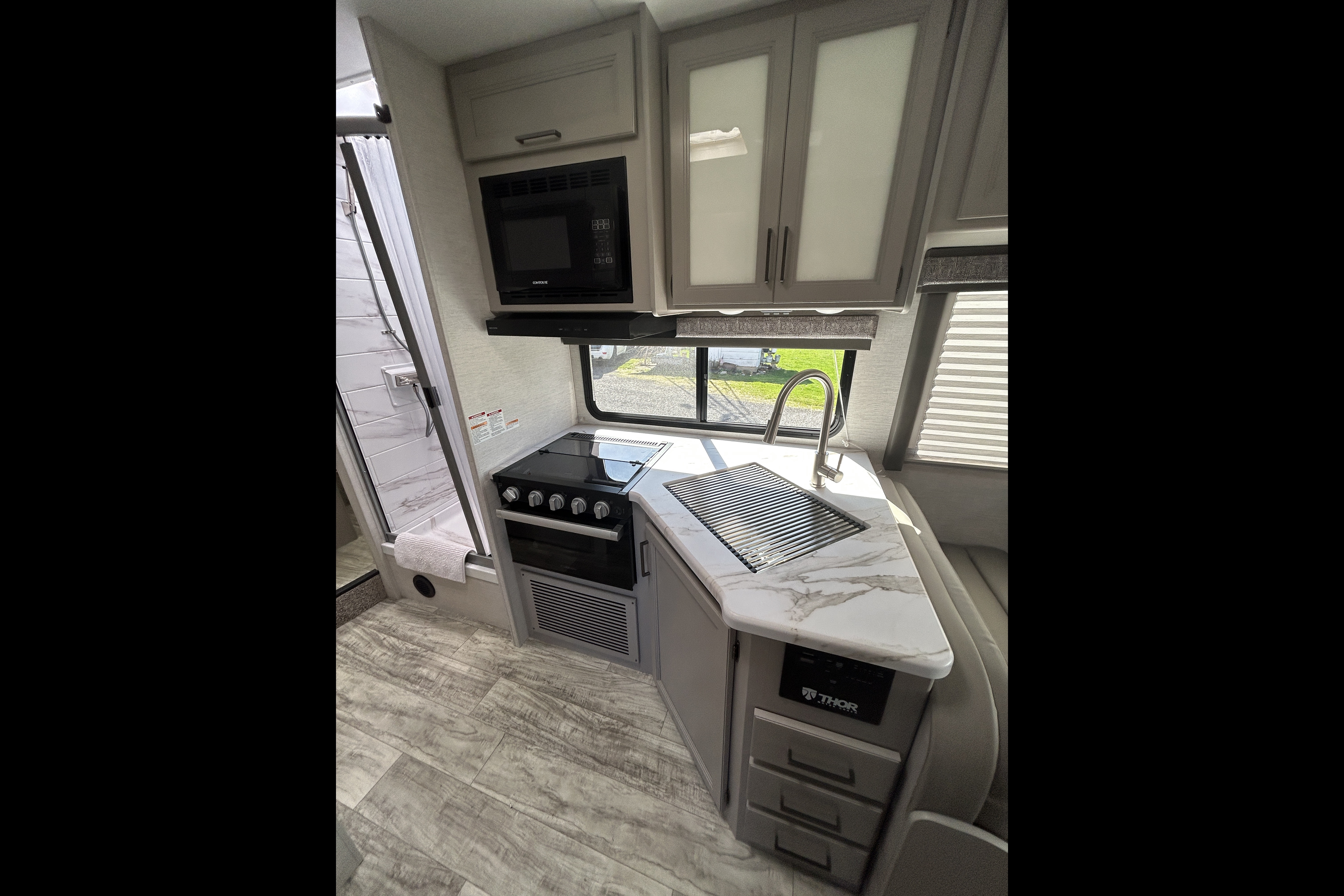 Brand New 2025 Gulf Stream 30ft. with free private shuttle - Belinda