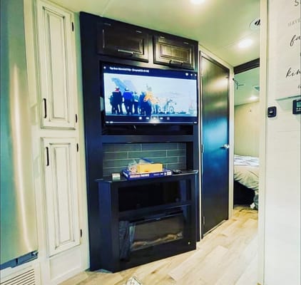 ✨Disney Enchanted Coach 36ft Jayco (Stationary only)✨
