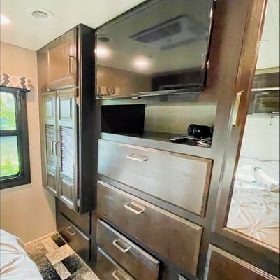✨Disney Enchanted Coach 36ft Jayco (Stationary only)✨