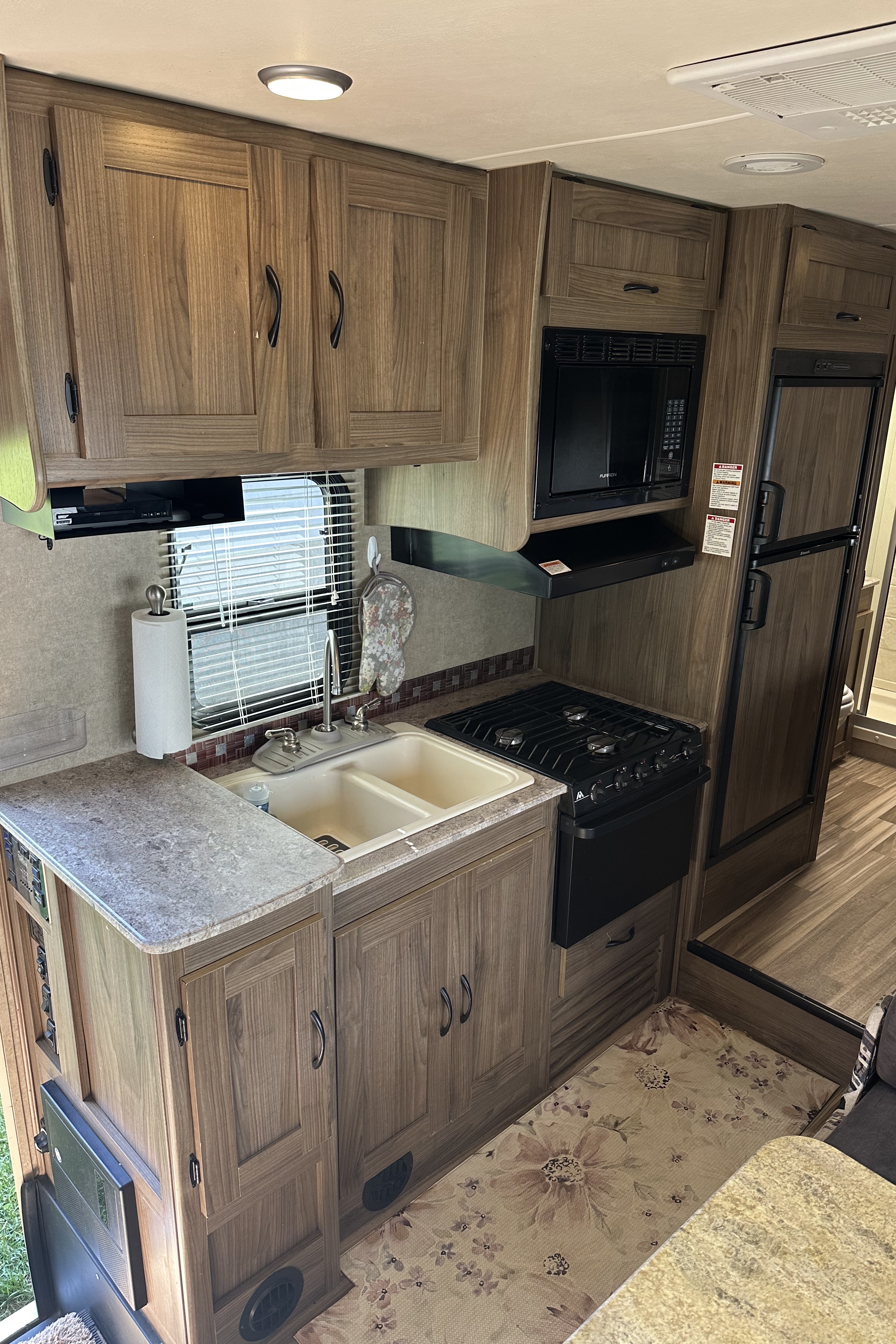Pet Friendly Coachmen Freelander 21 RS