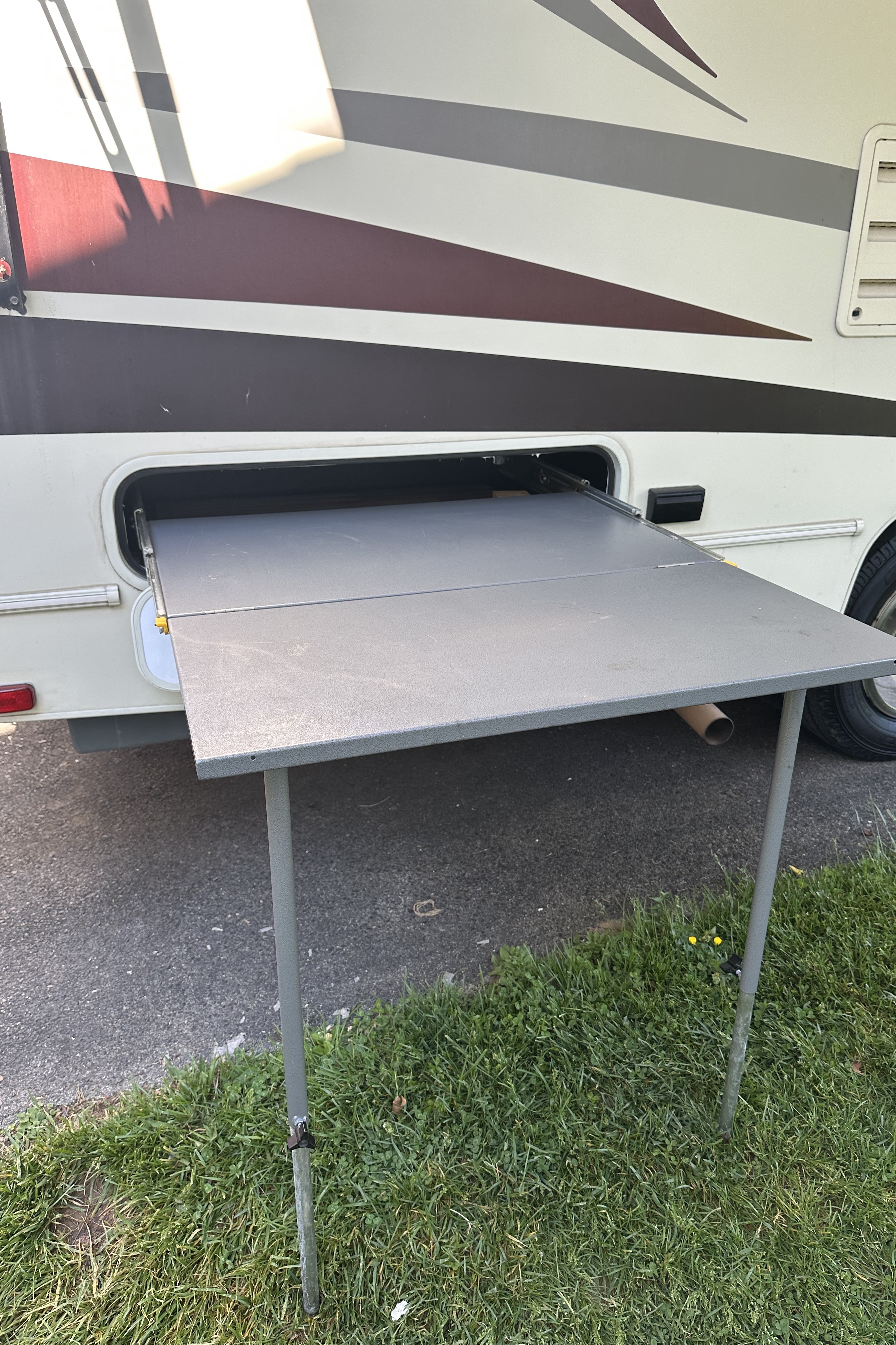 Pet Friendly Coachmen Freelander 21 RS