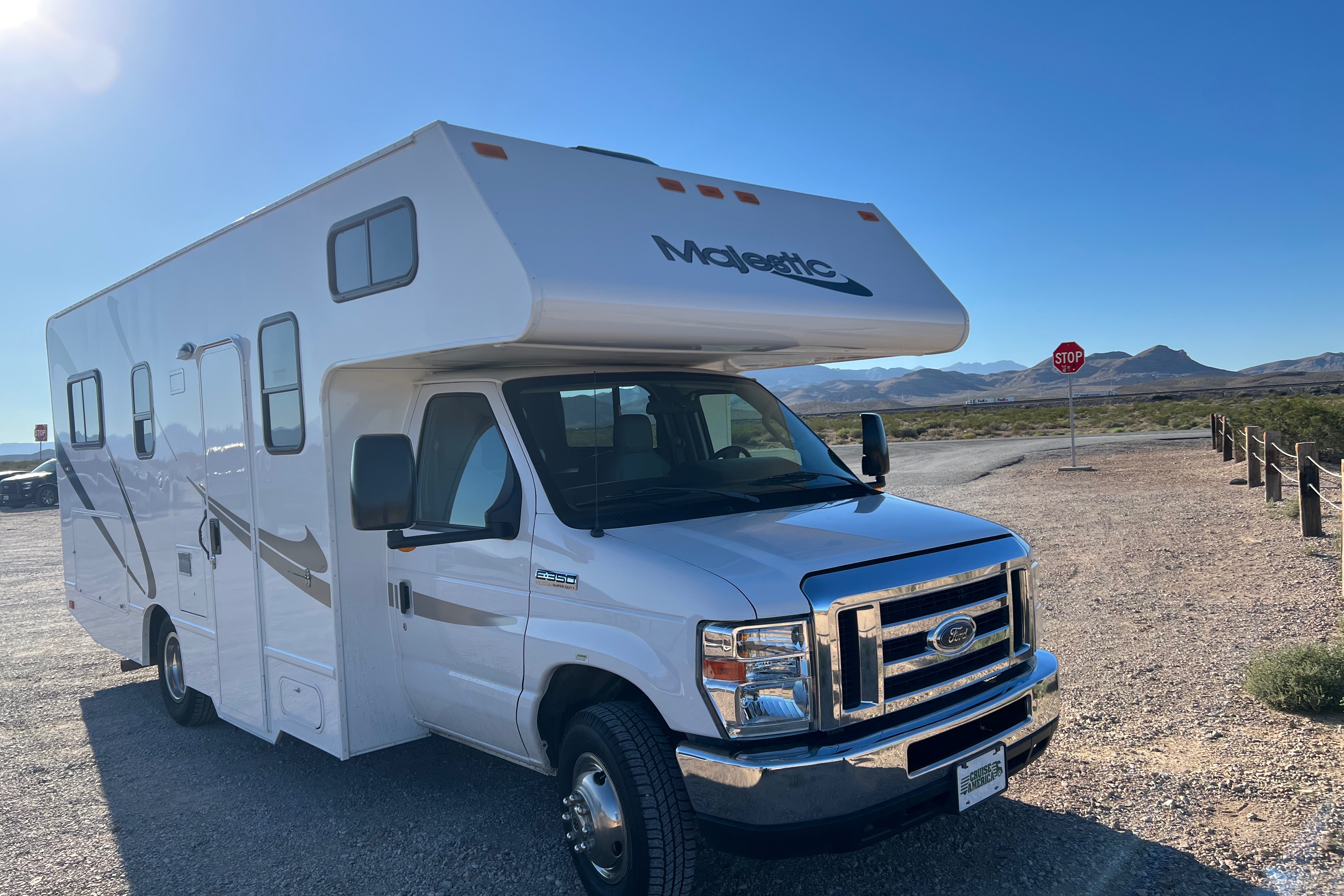 Yasmin & Mike’s 2019 Thor Majestic*UNLIMITED MILES!!*Restrictions may apply,please inquiry