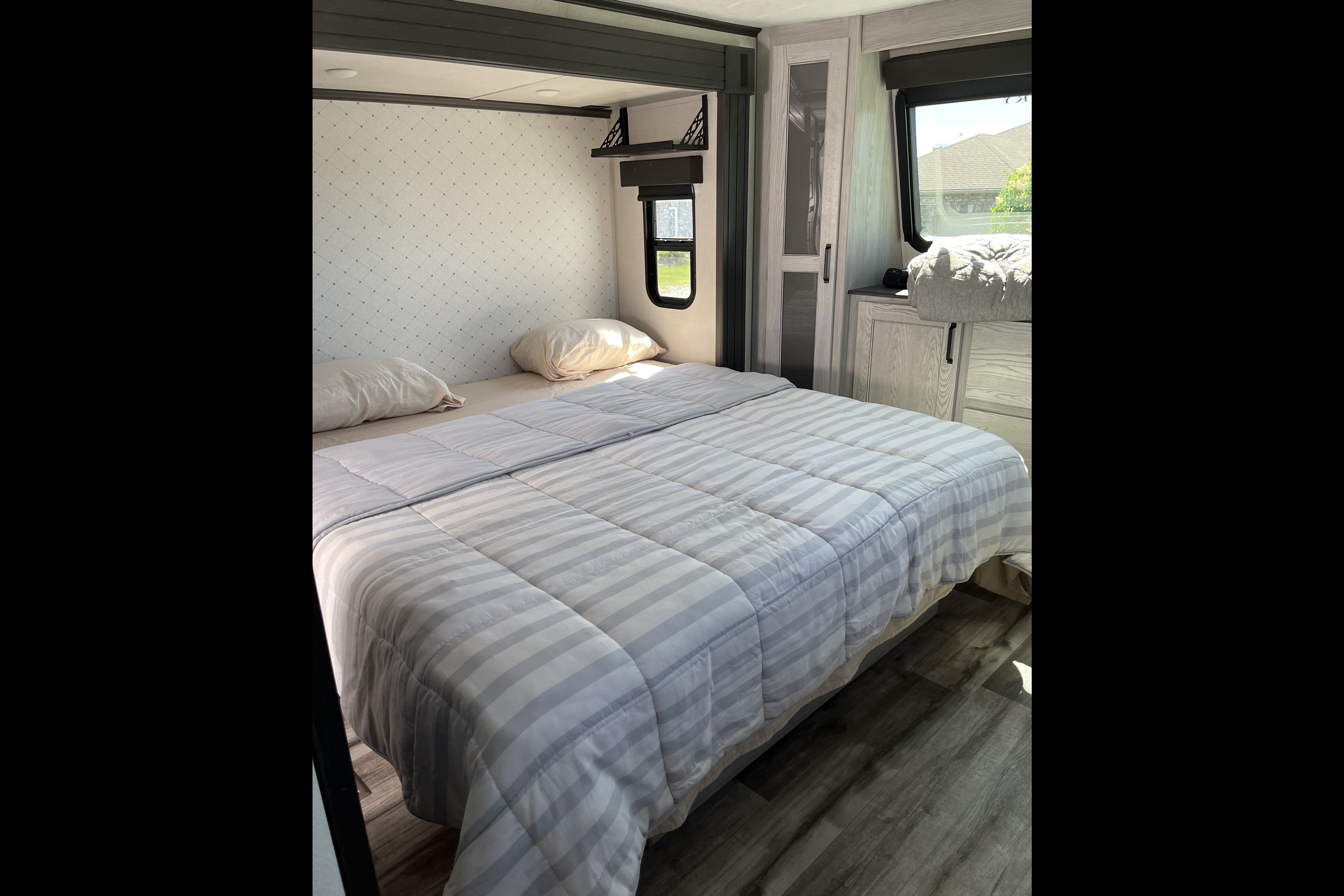 Ron's Keystone Montana High Country 281CK Fifth Wheel