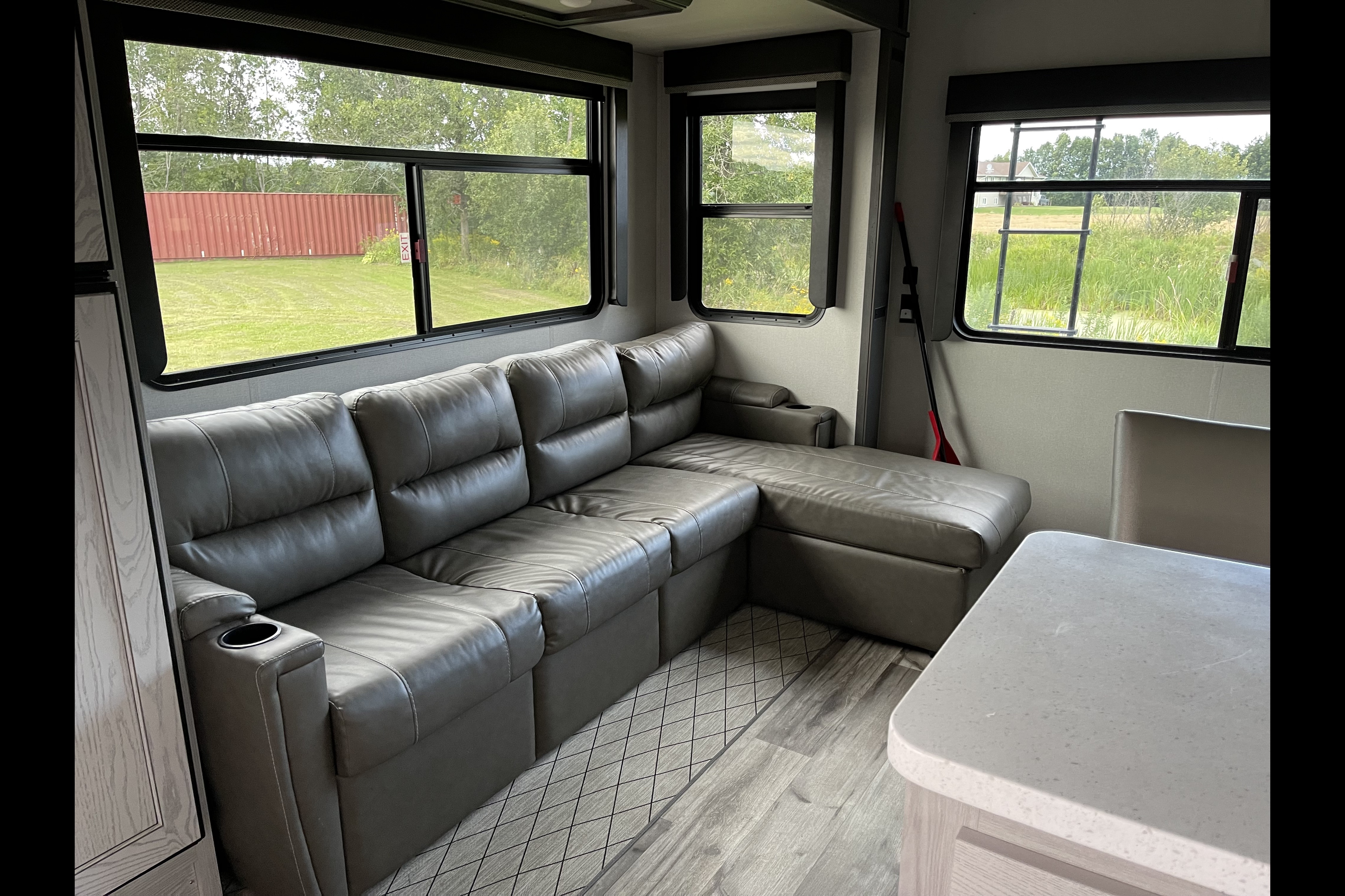 Ron's Keystone Montana High Country 281CK Fifth Wheel