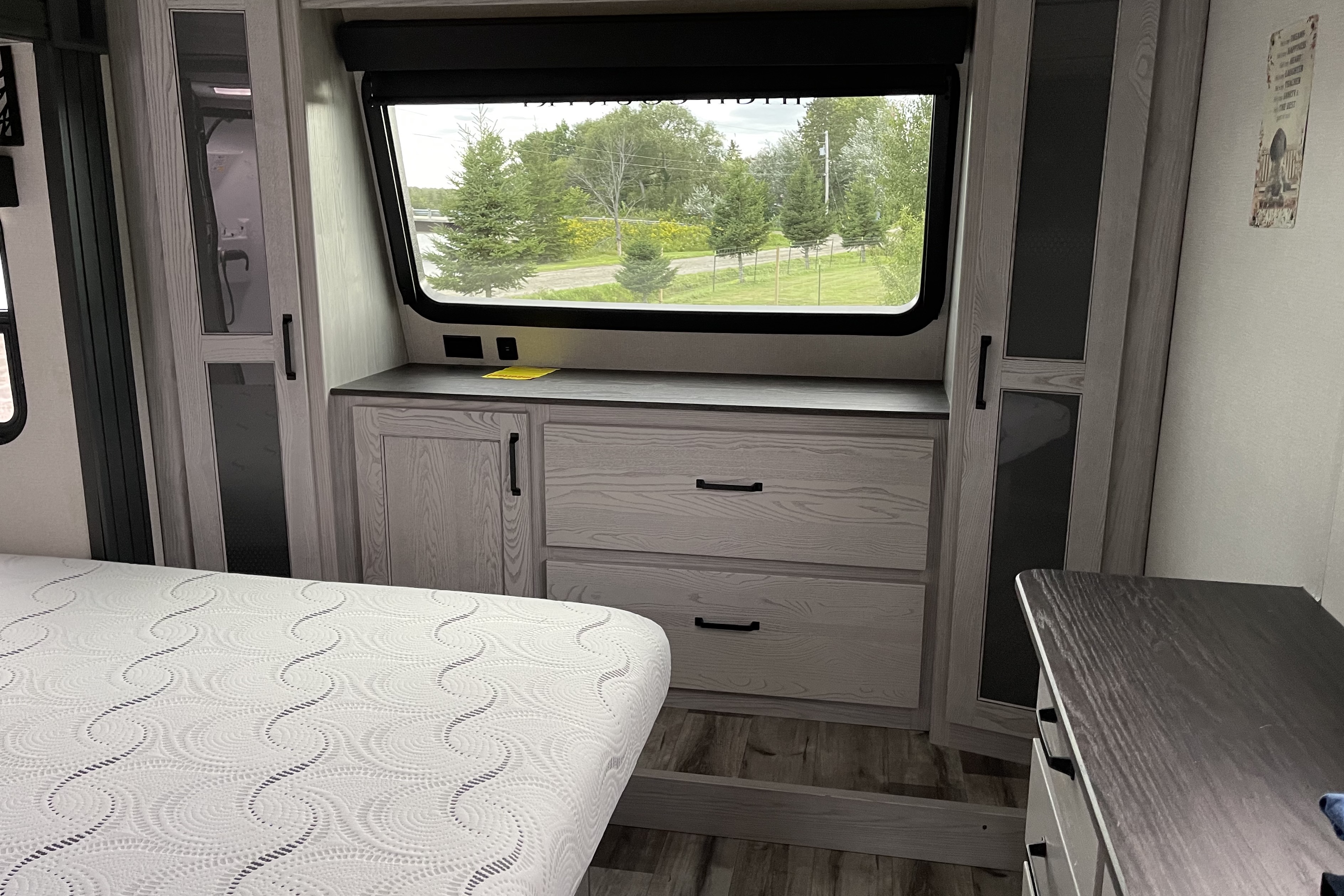 Ron's Keystone Montana High Country 281CK Fifth Wheel