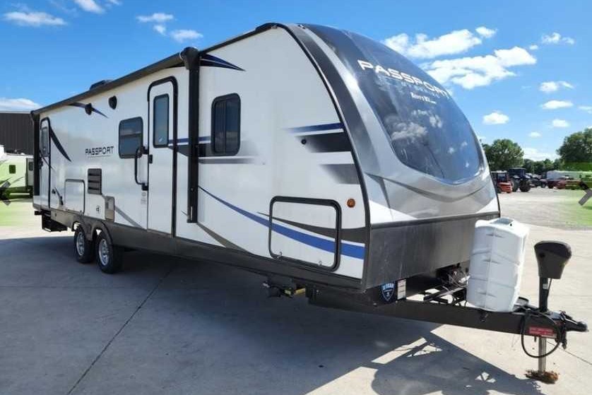 Family Friendly Keystone Passport 2950BH Travel Trailer