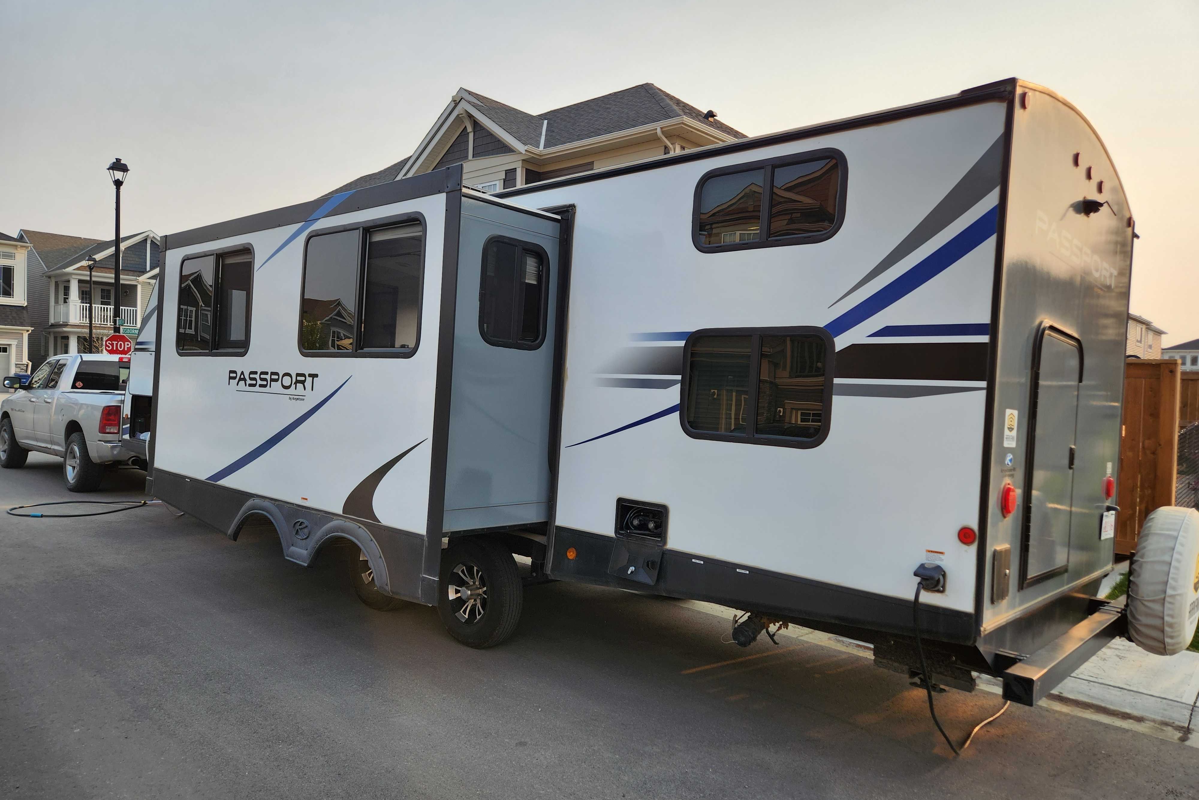 Family Friendly Keystone Passport 2950BH Travel Trailer