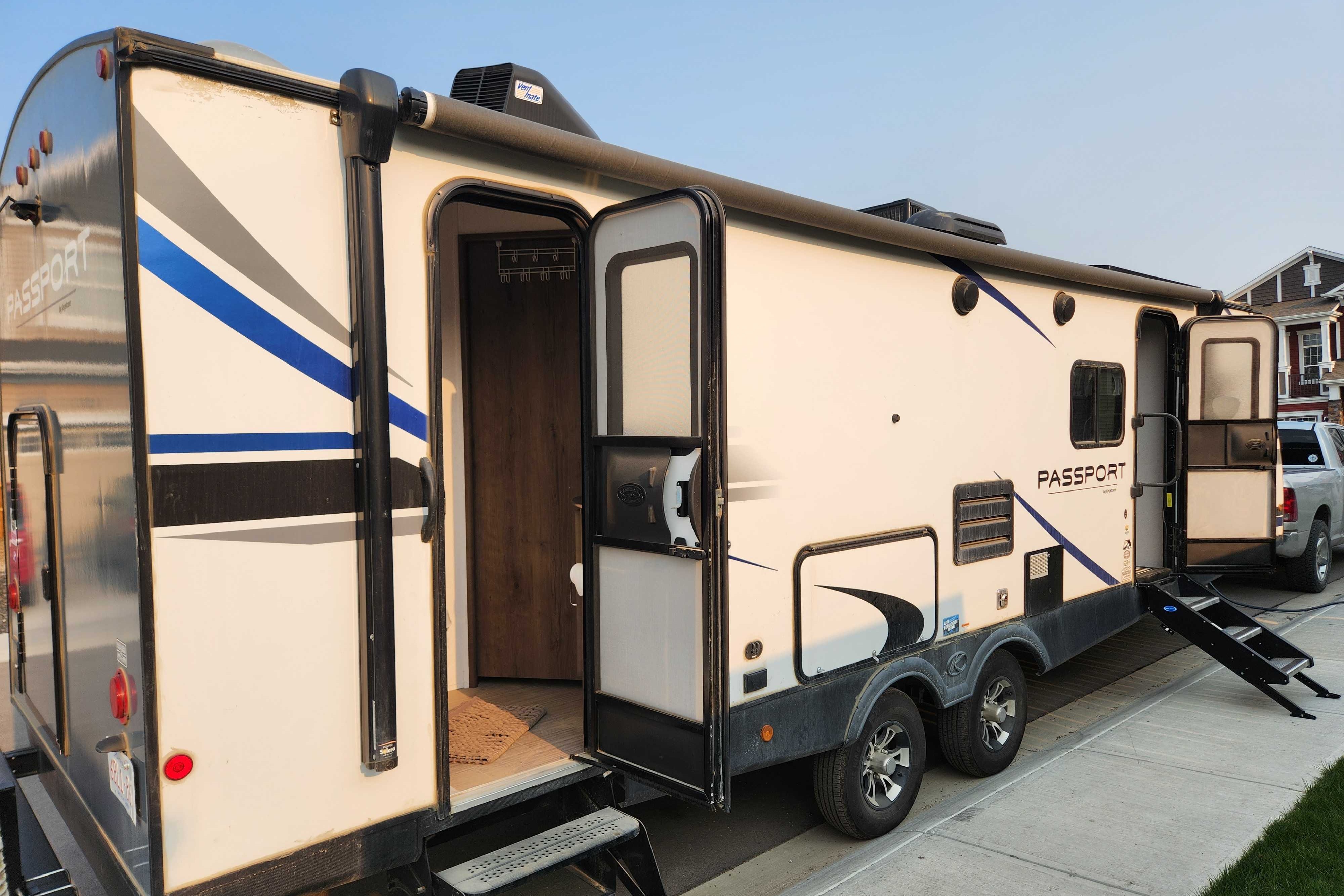 Family Friendly Keystone Passport 2950BH Travel Trailer