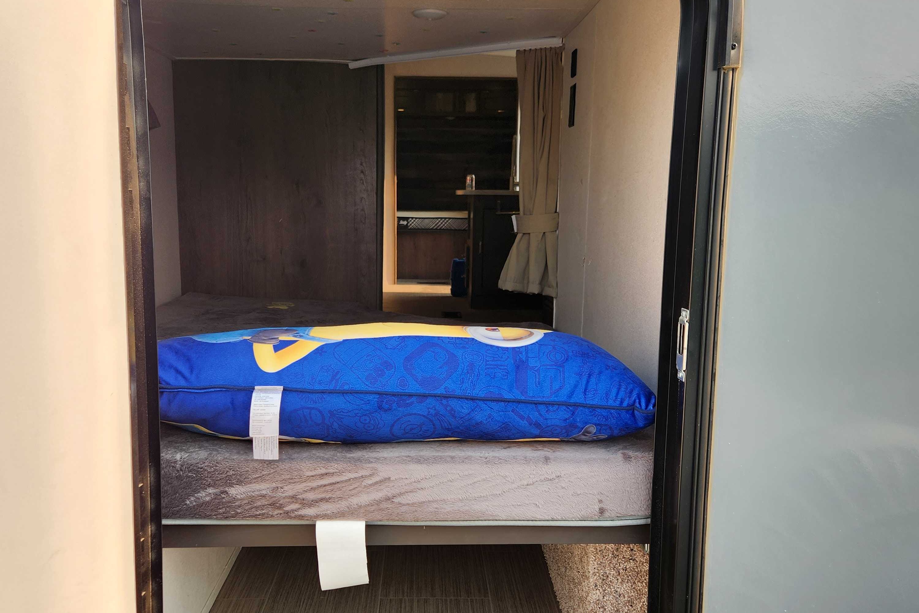 Family Friendly Keystone Passport 2950BH Travel Trailer