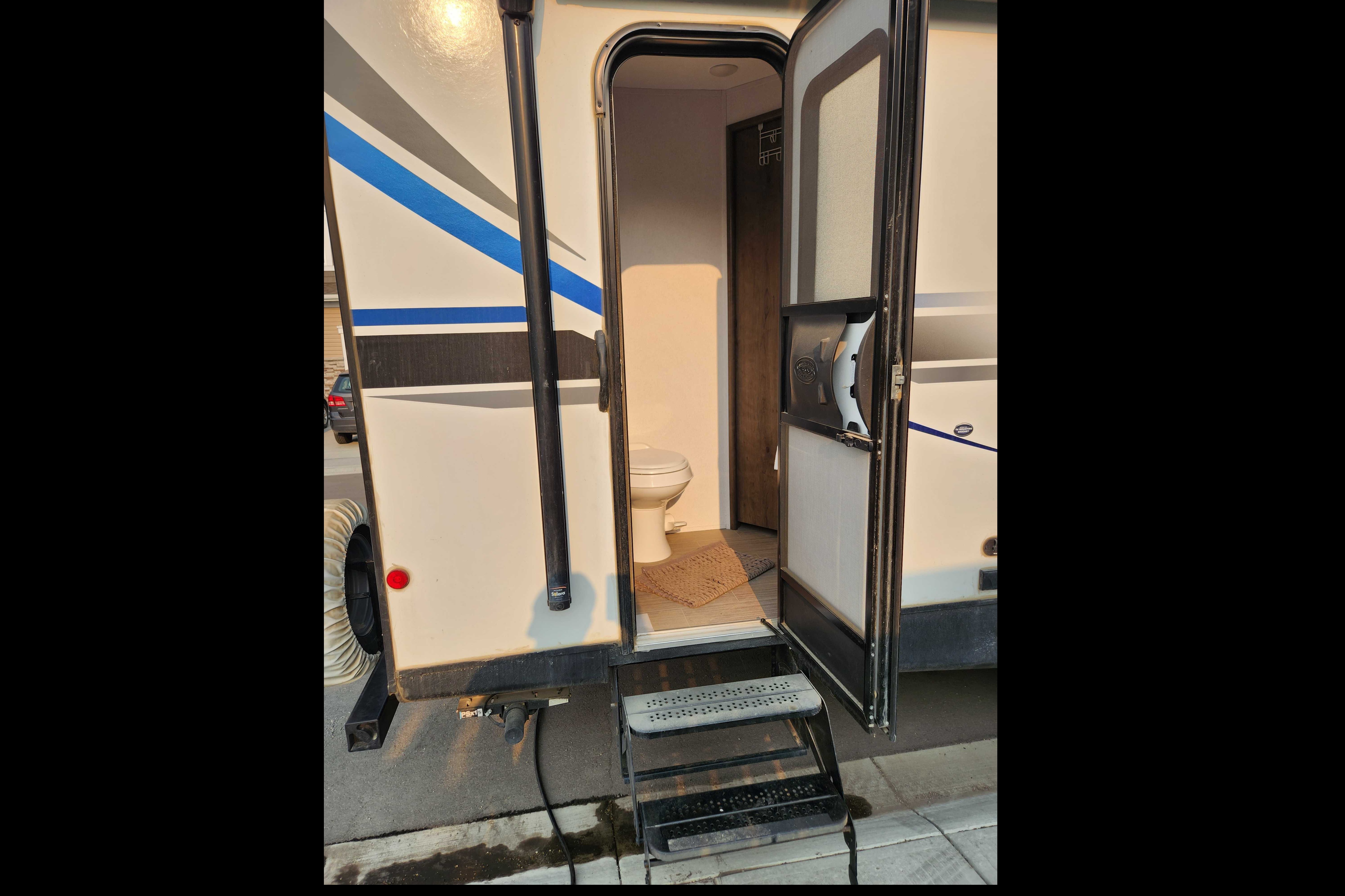 Family Friendly Keystone Passport 2950BH Travel Trailer