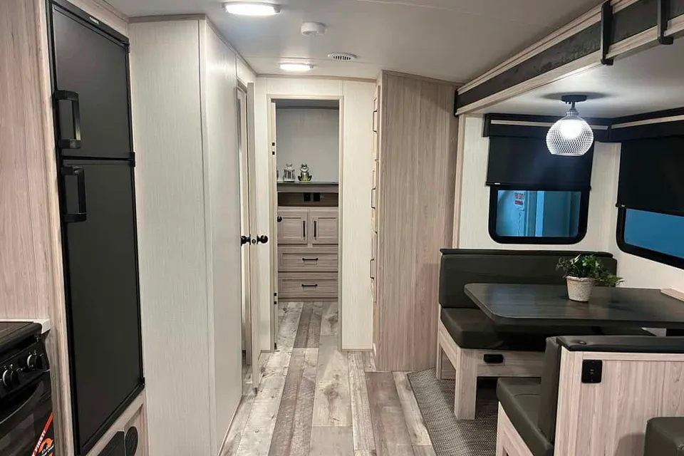 Sundance 291QB - 2 Bedroom Travel Trailer